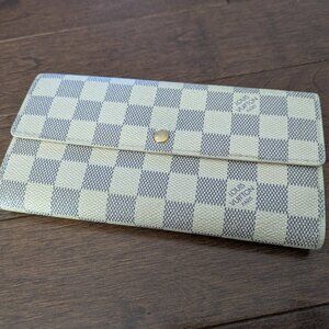 Louis Vuitton Wallet in Damier Azur Canvas